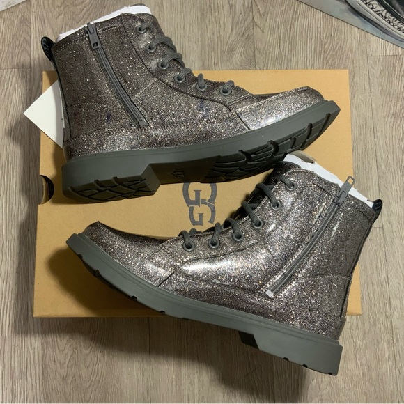 New Ugg Kids Girls Robley Silver/Charcoal Glitter Combat Boots  - US size 6/7.5W - Picture 11 of 11